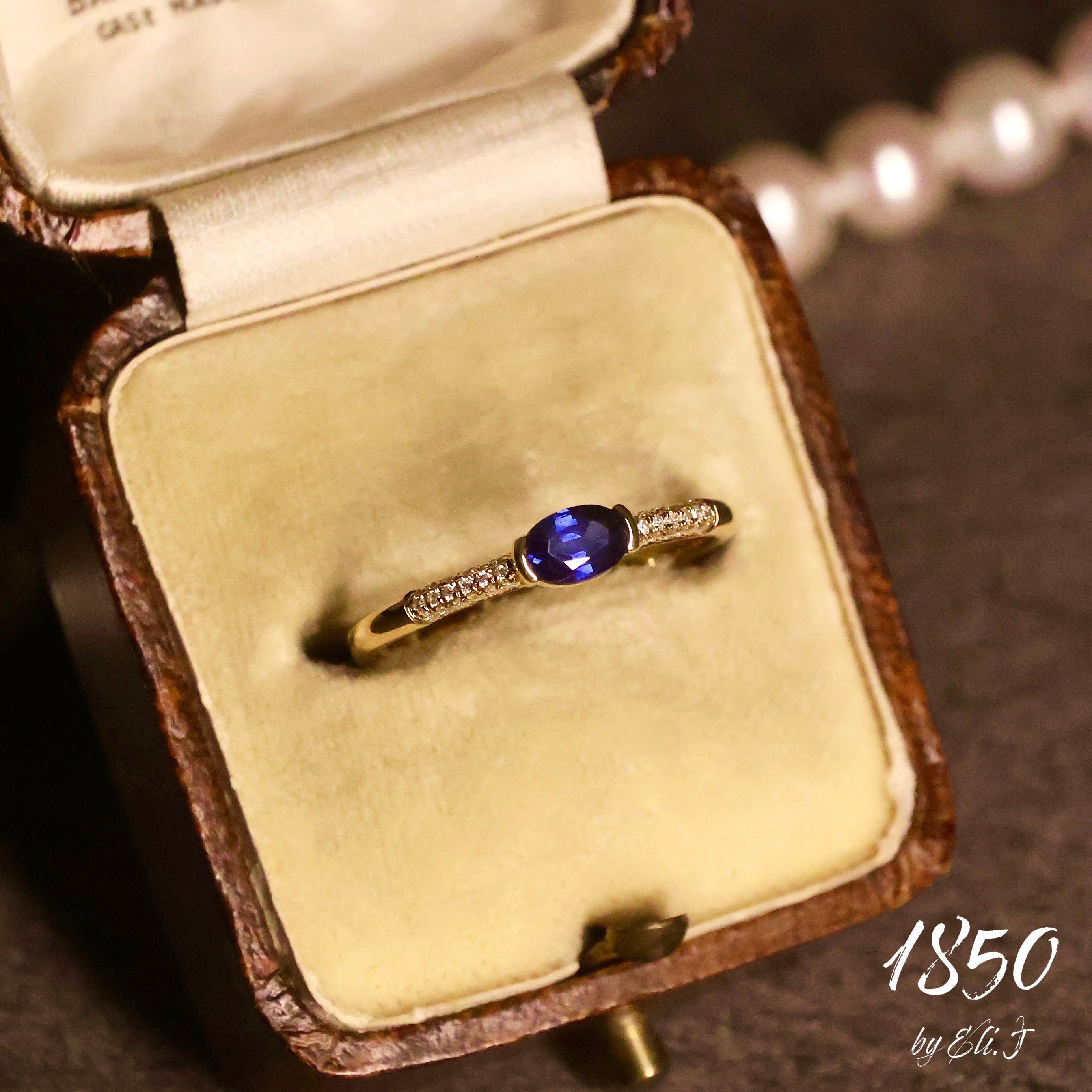 Moonlight : 18K Yellow Gold Blue Sapphire & Diamond Ring